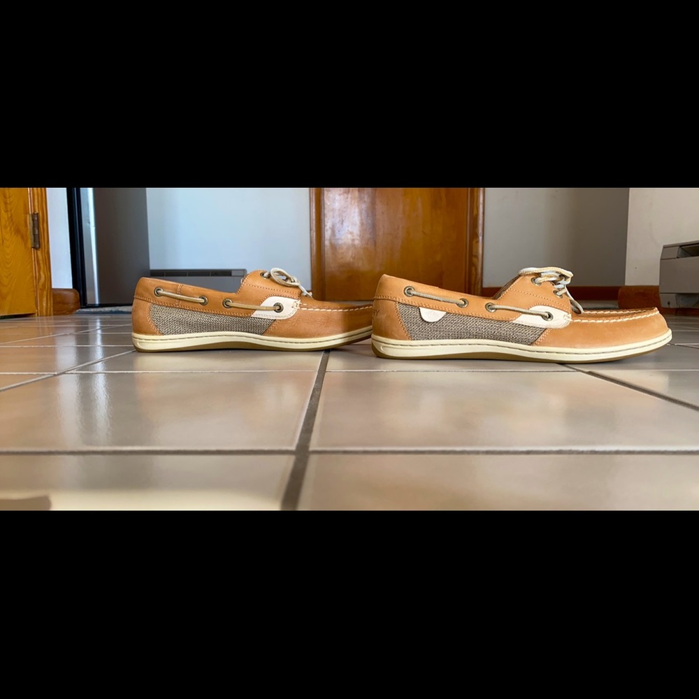 Sperry boat shoes size 9 1/2